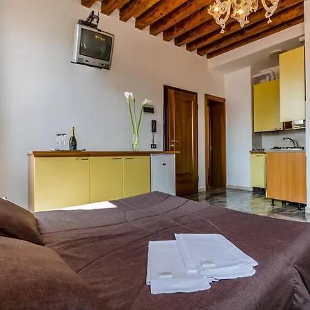Venice Apartments-2